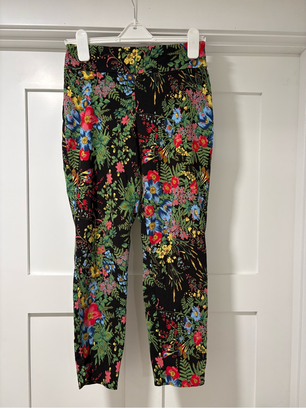 Up! Floral Print Cropped Pants - Black Multi